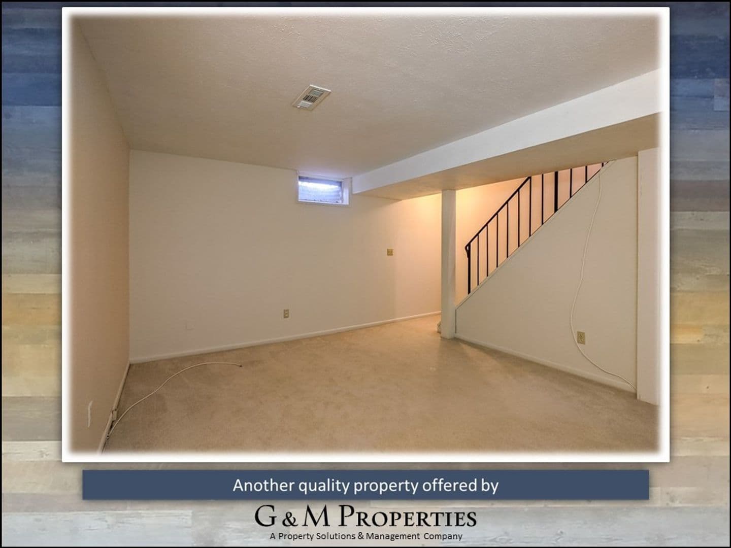Rochester House: 553 Eastbrooke Ln