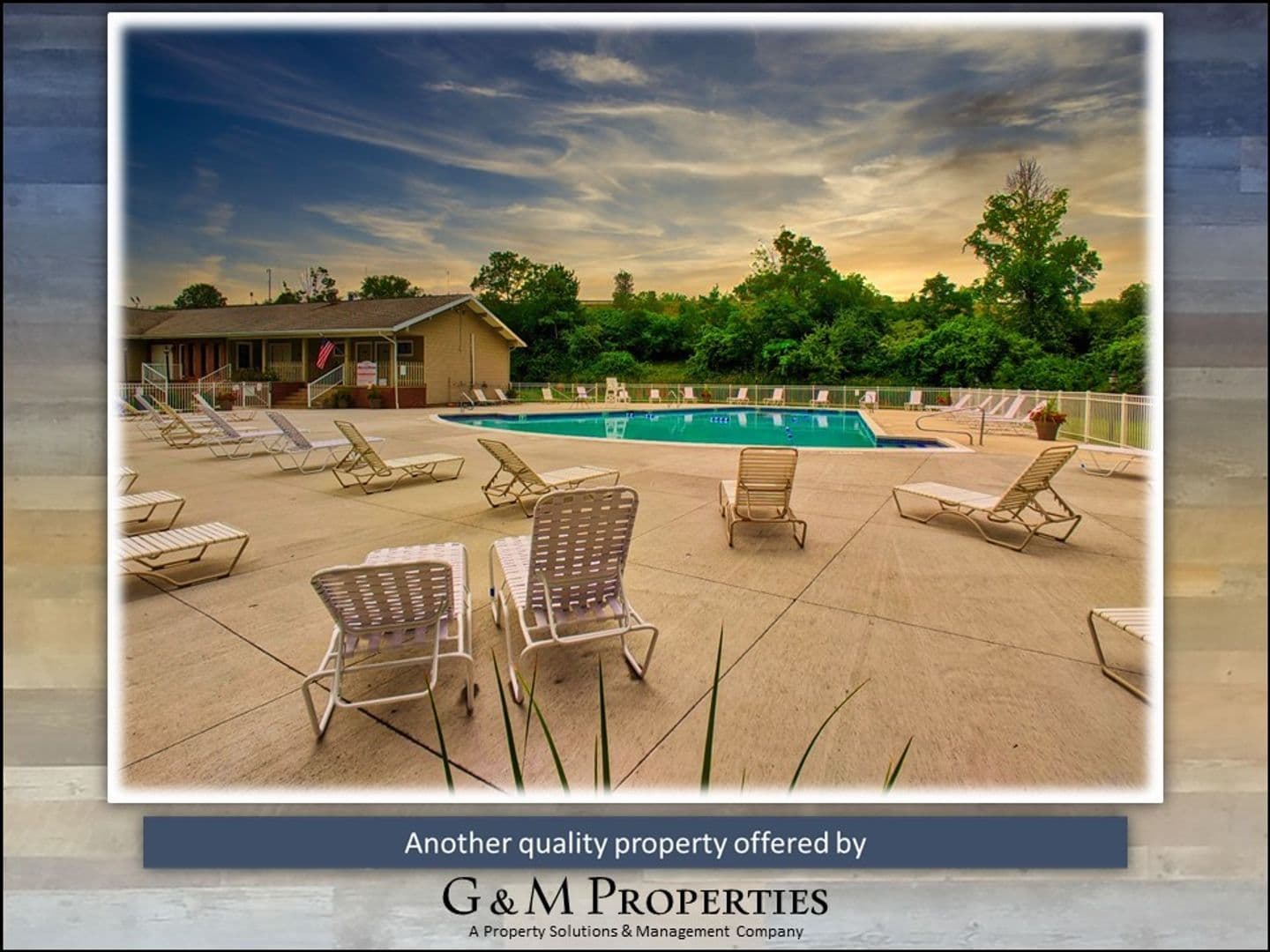 Rochester House: 553 Eastbrooke Ln