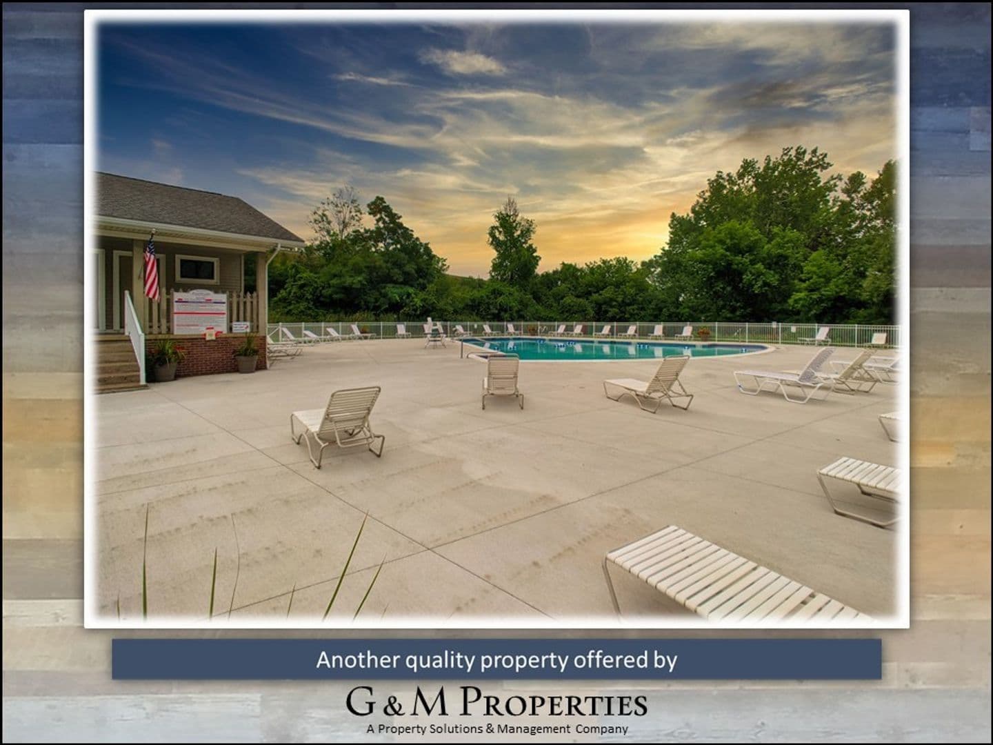 Rochester House: 553 Eastbrooke Ln