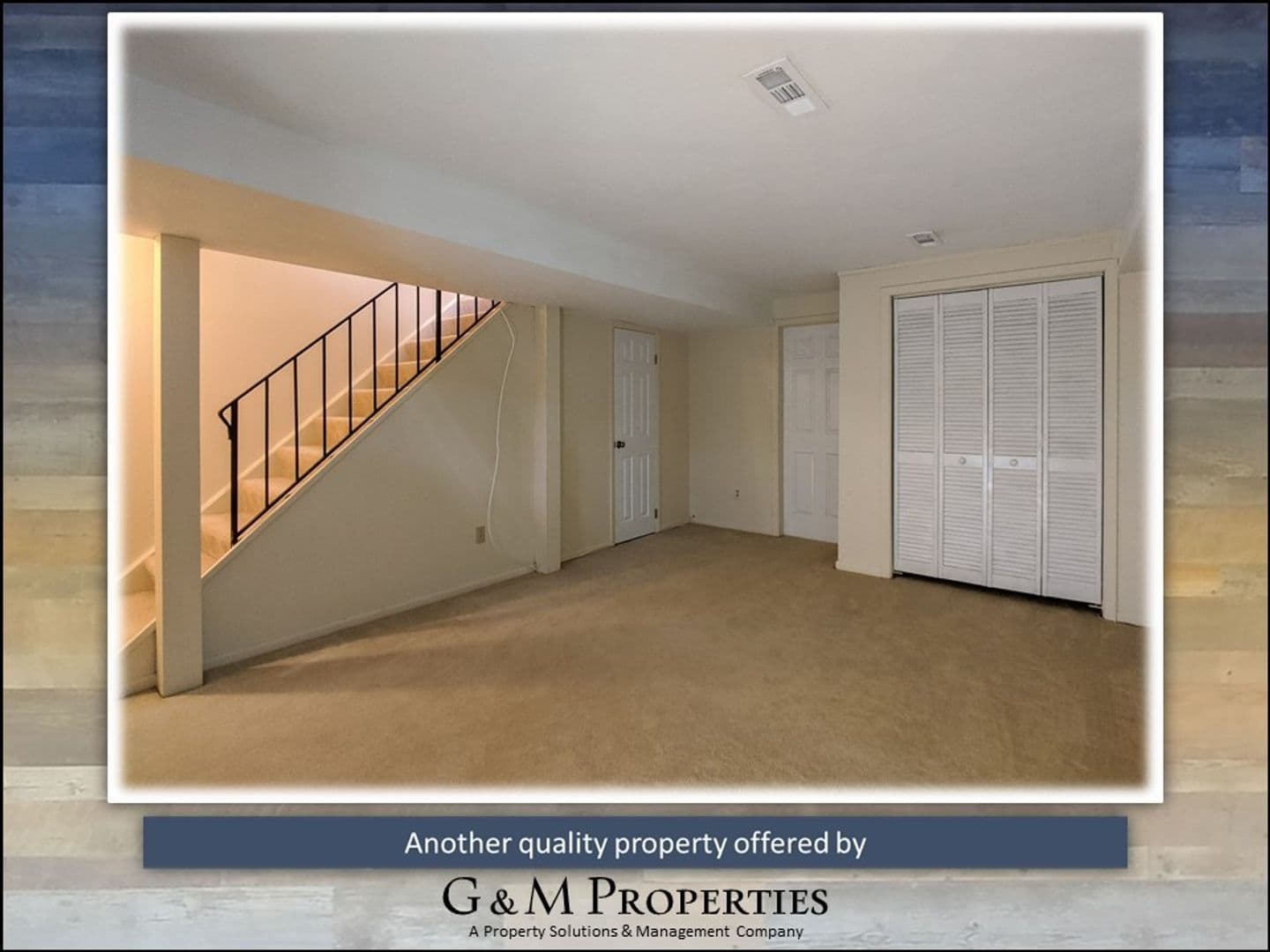 Rochester House: 553 Eastbrooke Ln