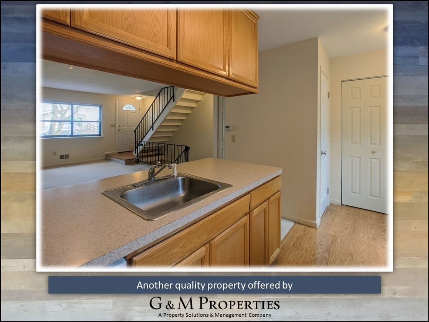 Rochester House: 553 Eastbrooke Ln