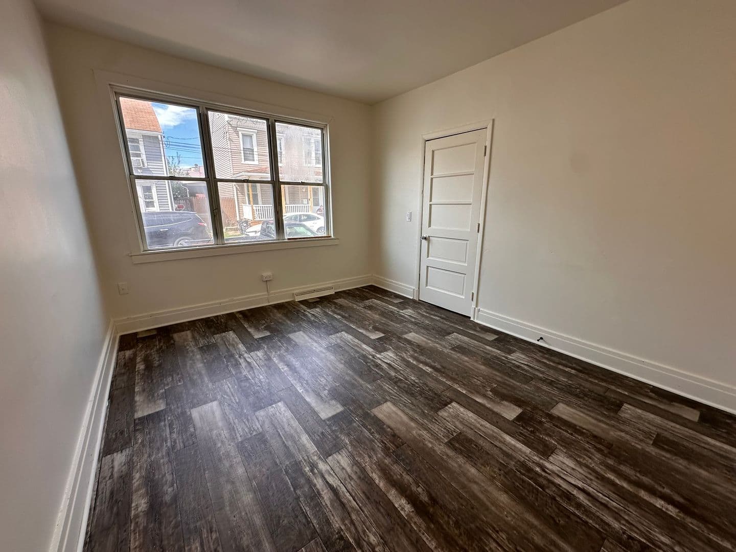 Lebanon Apartment: 324 N 11th Street