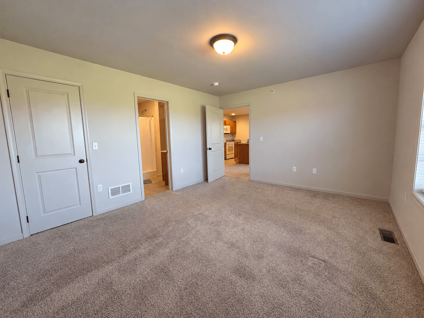 Elizabethtown House: 172 Randolph Dr