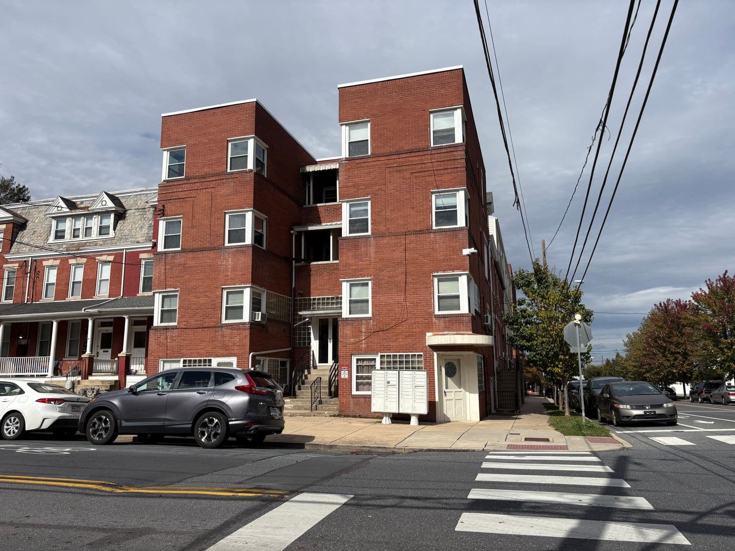 Lancaster Apartment: 403 W James St