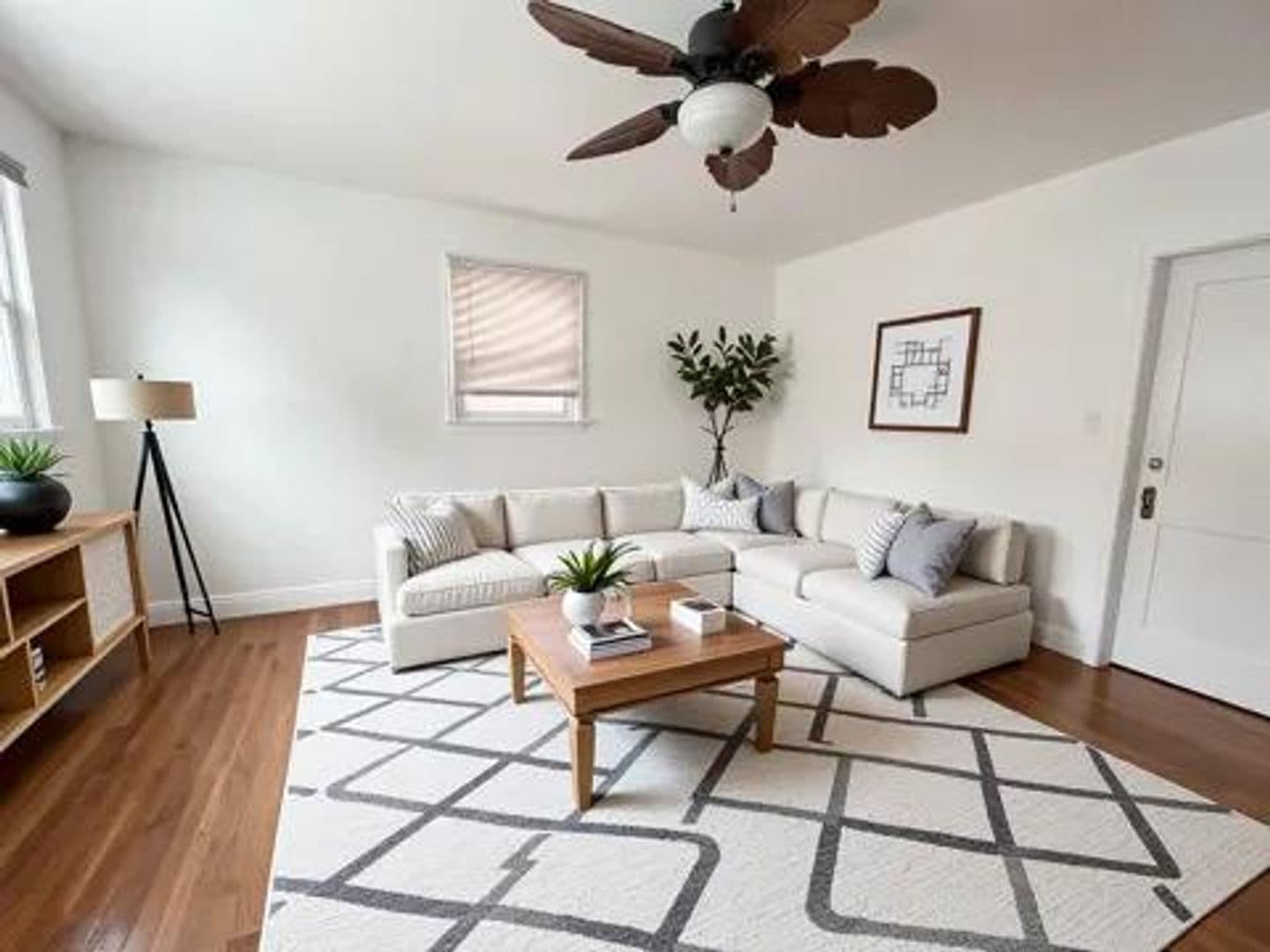 York Apartment: 611 Wallace St