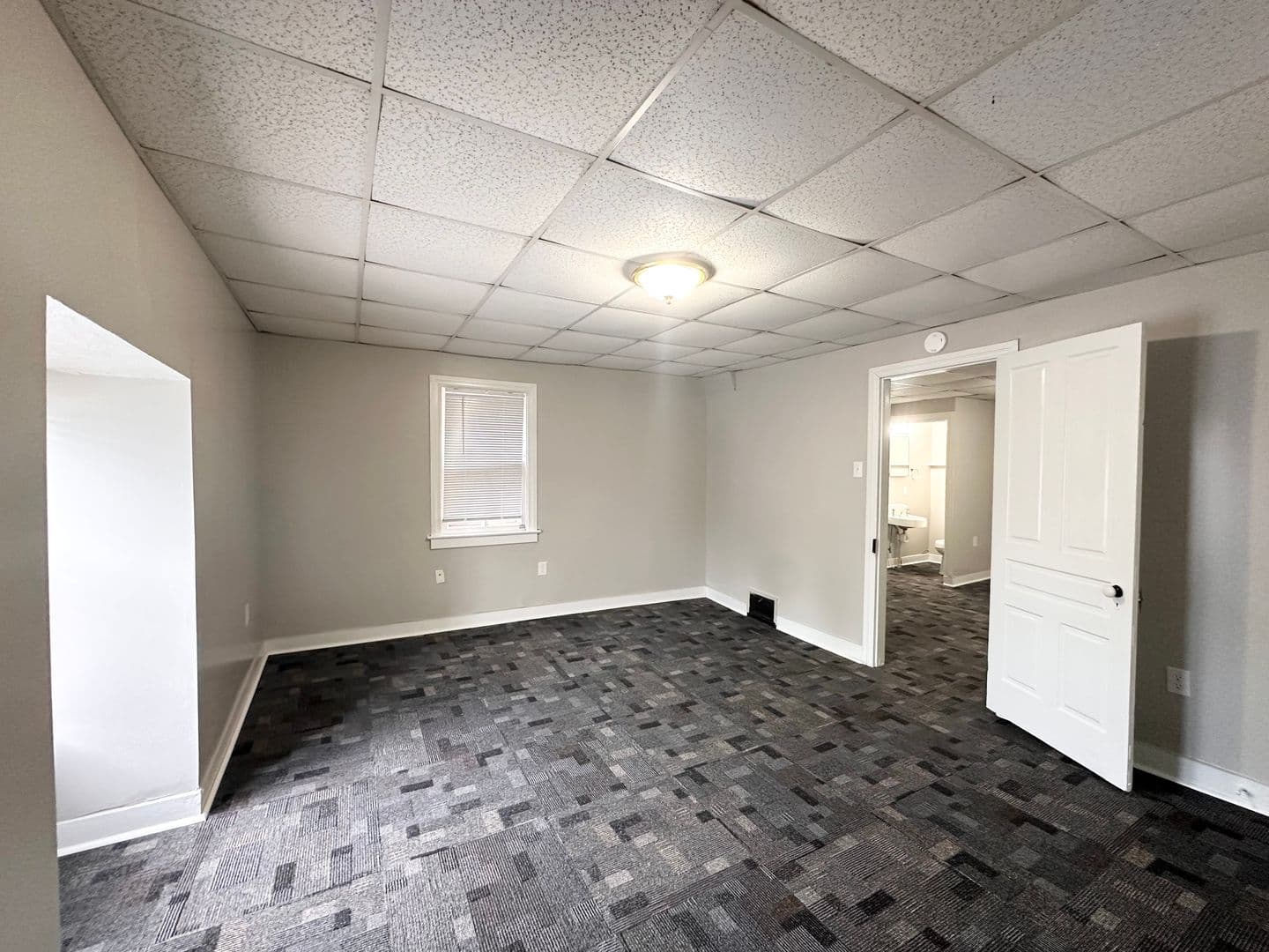 York Apartment: 638 W Philadelphia Street