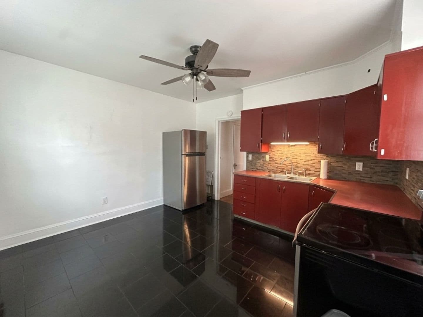 York Apartment: 611 Wallace St