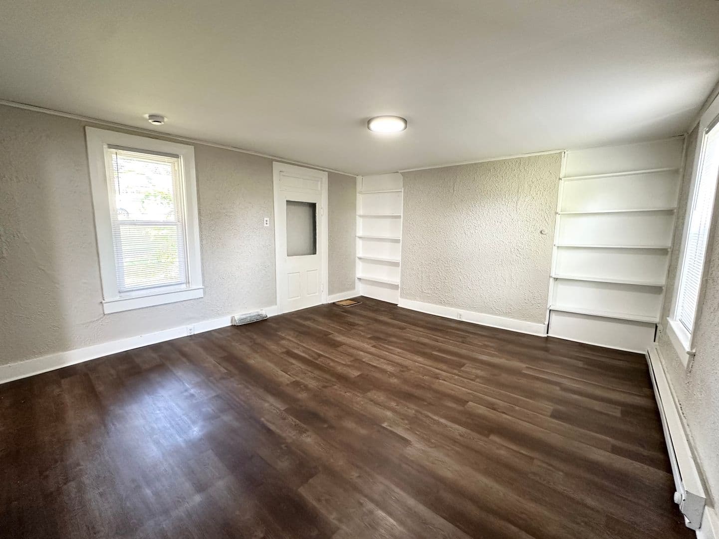 Hallam Apartment: 125 Emig St
