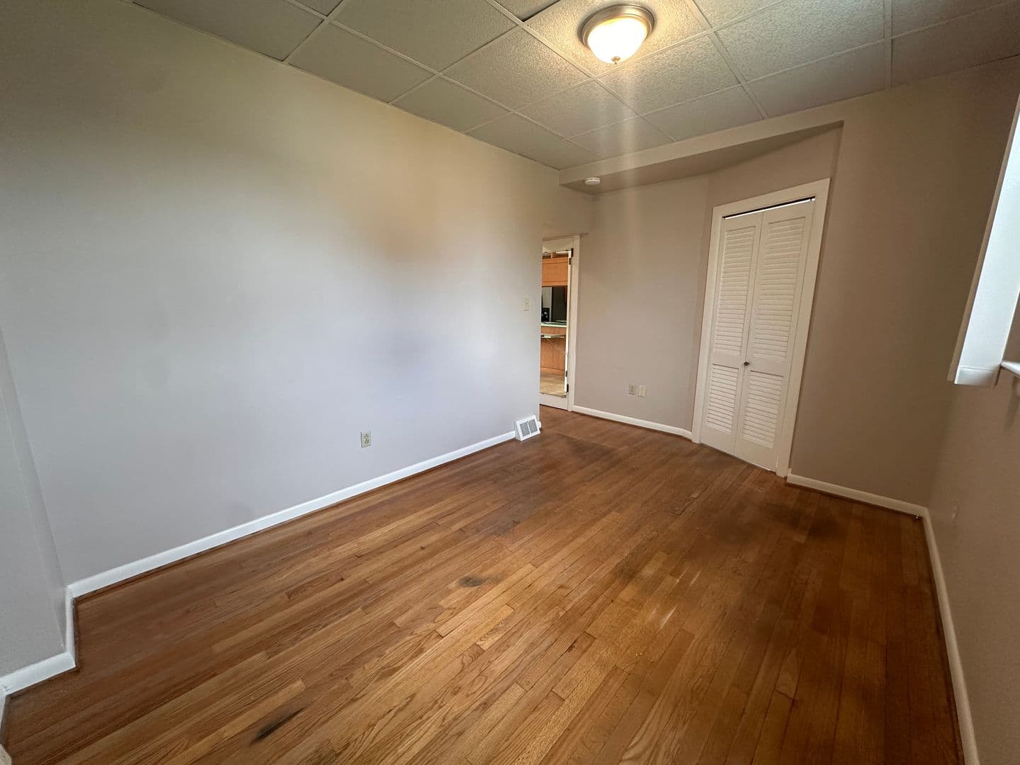 Cleona Apartment: 125 W Penn Ave