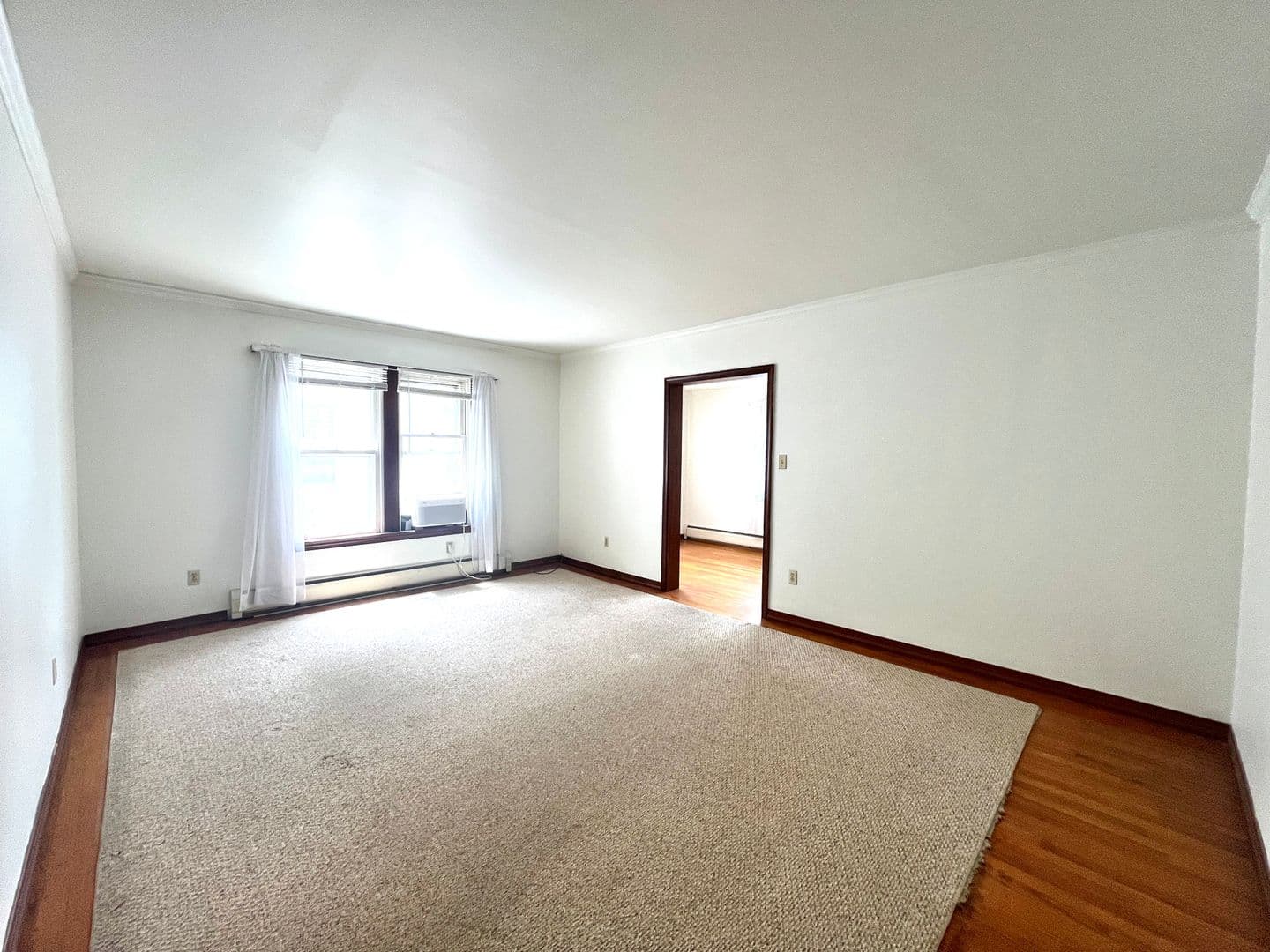 Hershey Apartment: 40 W Caracas Ave