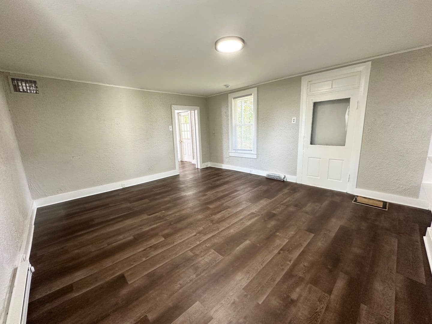 Hallam Apartment: 125 Emig St