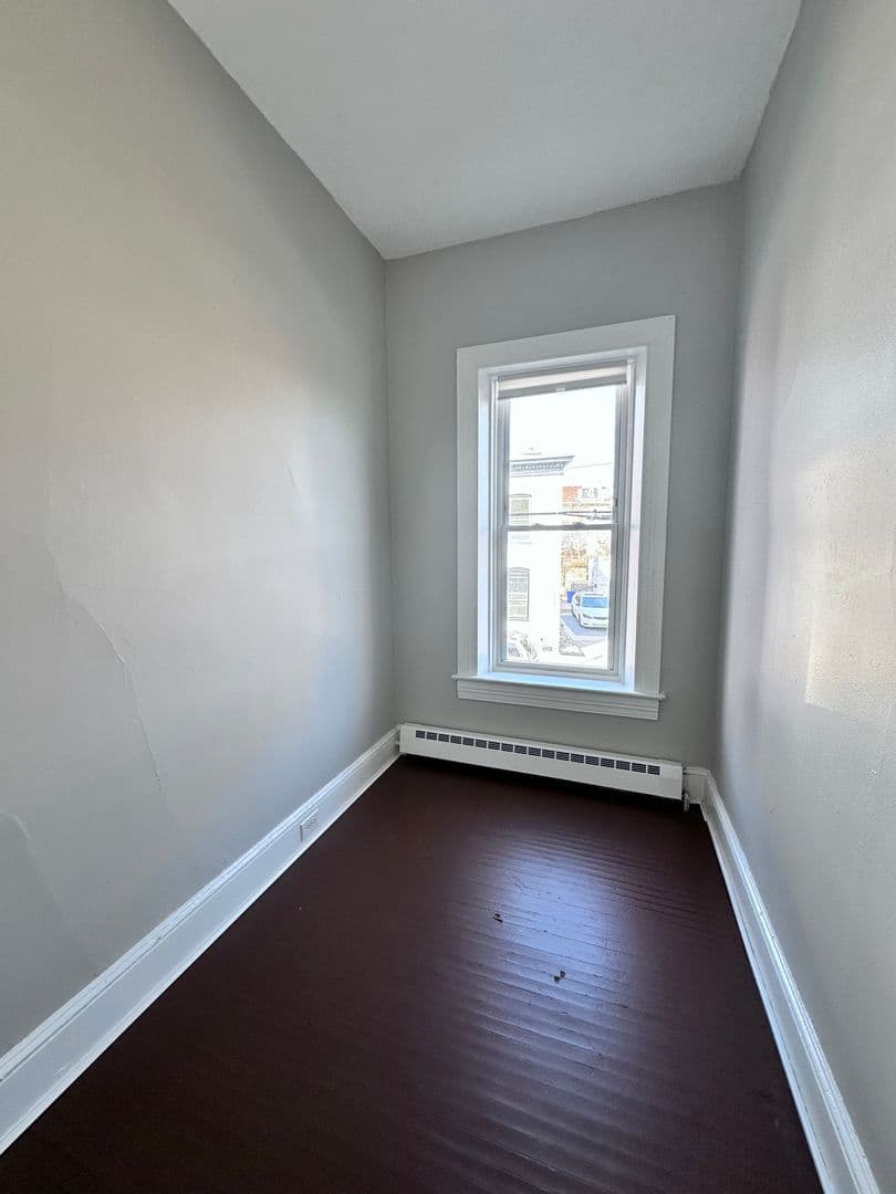 York Apartment: 312 W North Street
