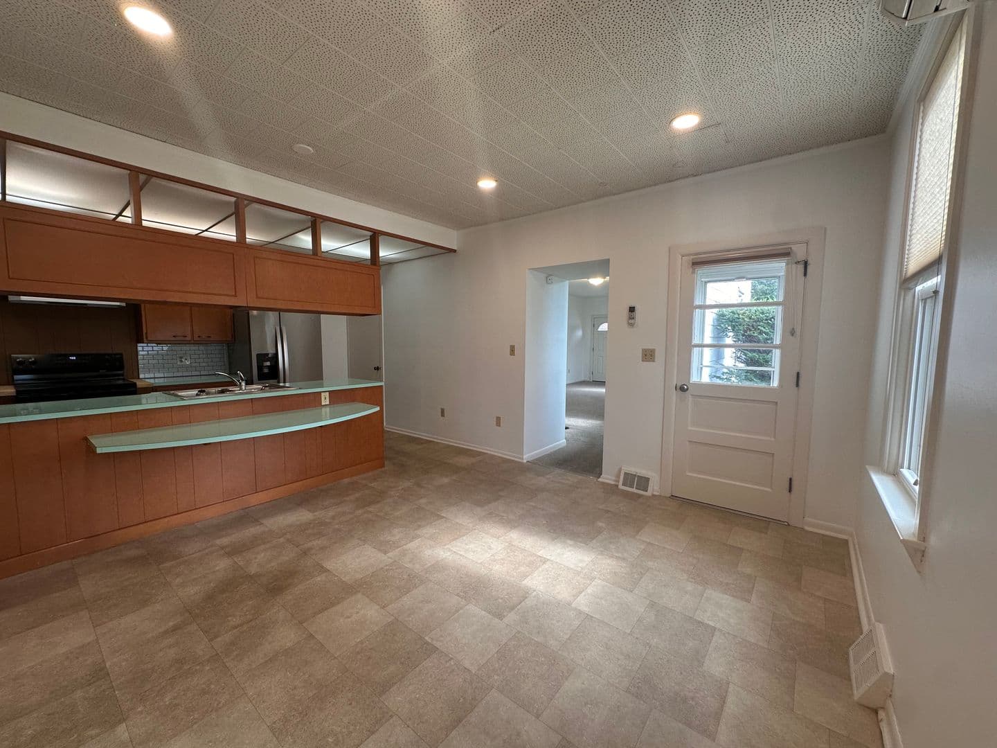 Cleona Apartment: 125 W Penn Ave