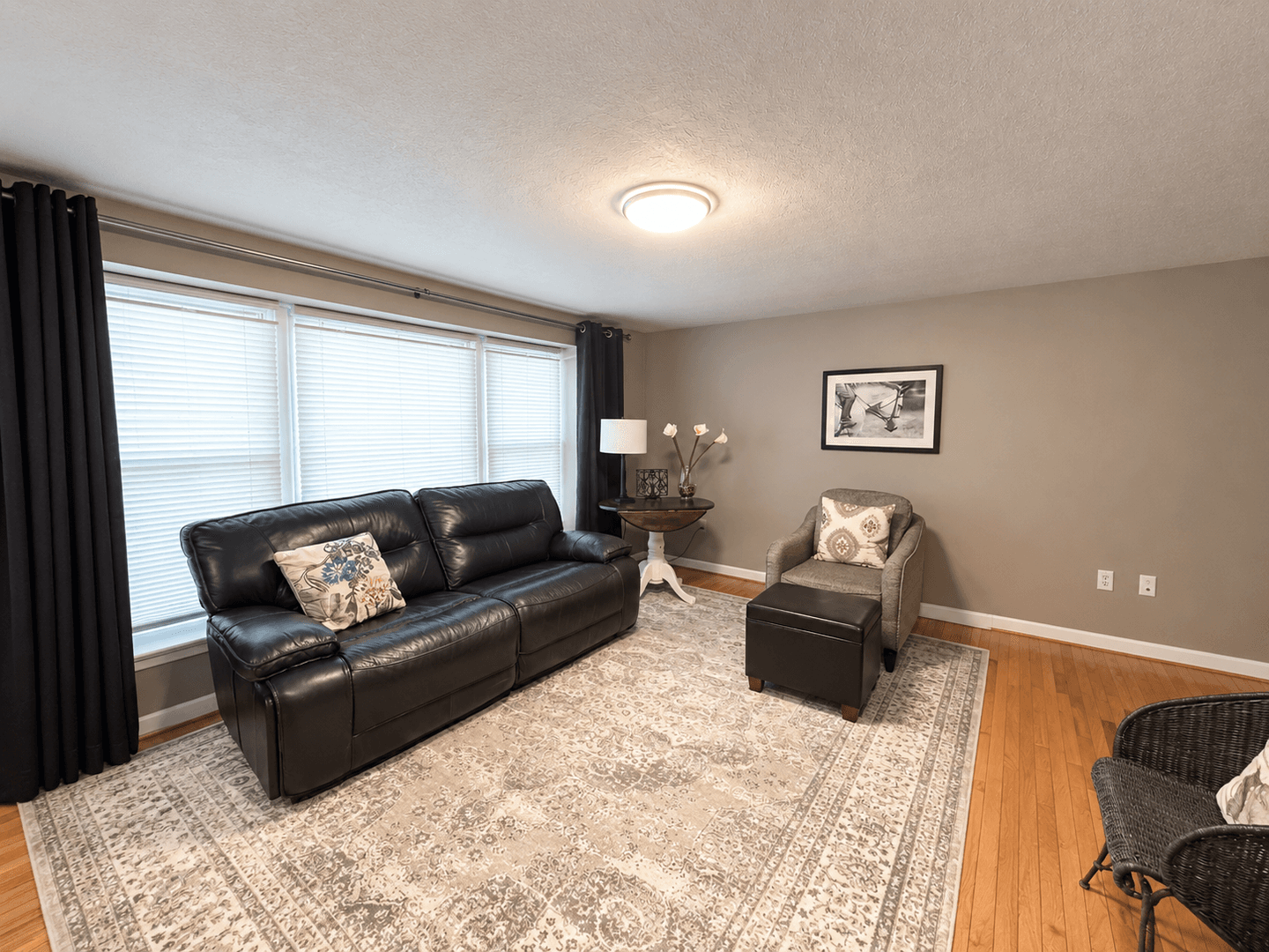 York House: 1671 Northview Rd