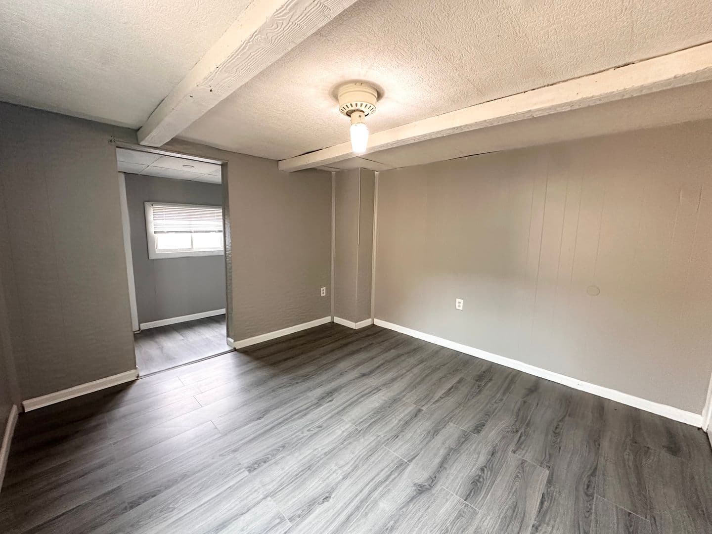 York Apartment: 627 N Hartley Street