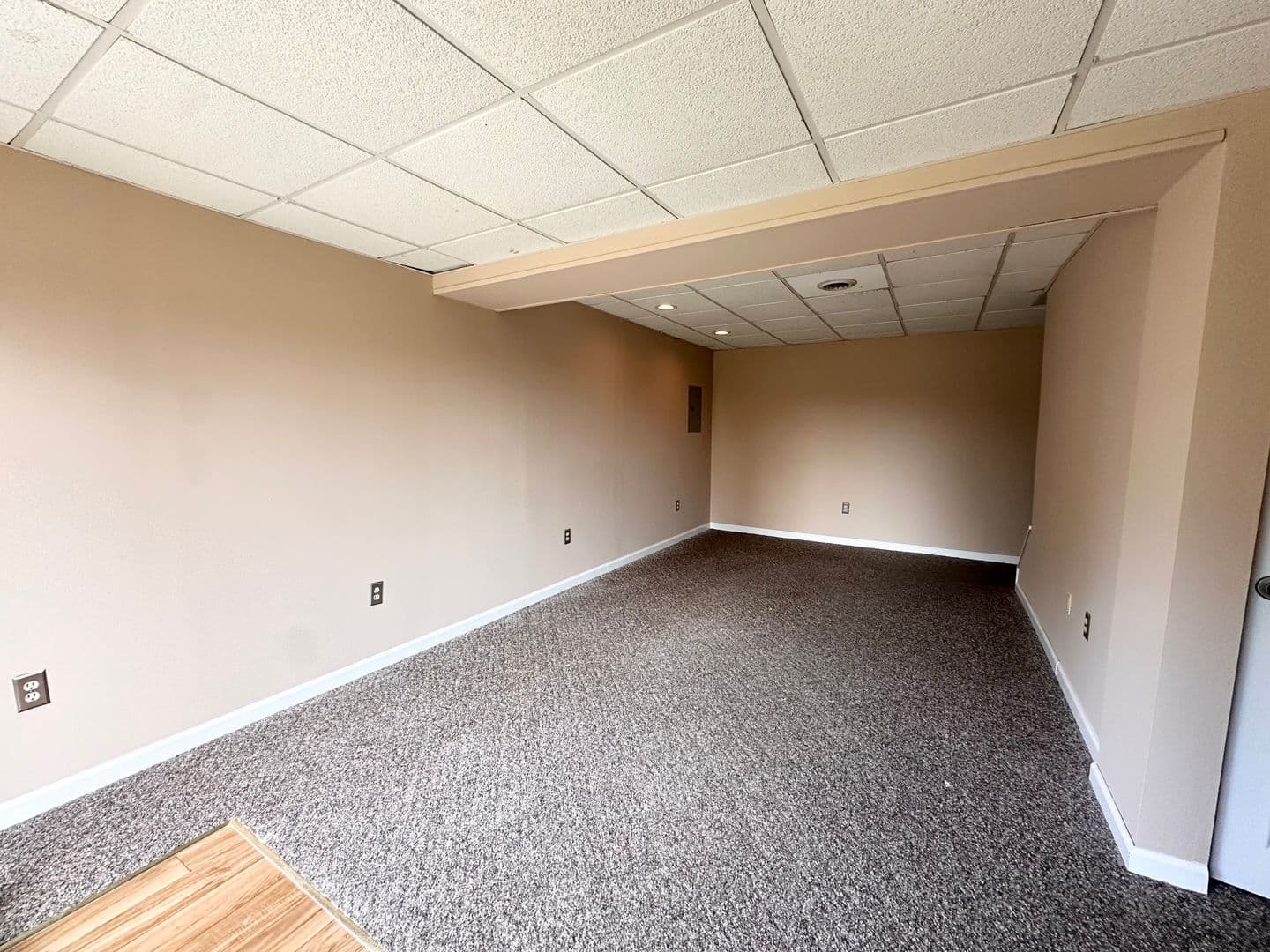 York House: 1114 Skyview Drive