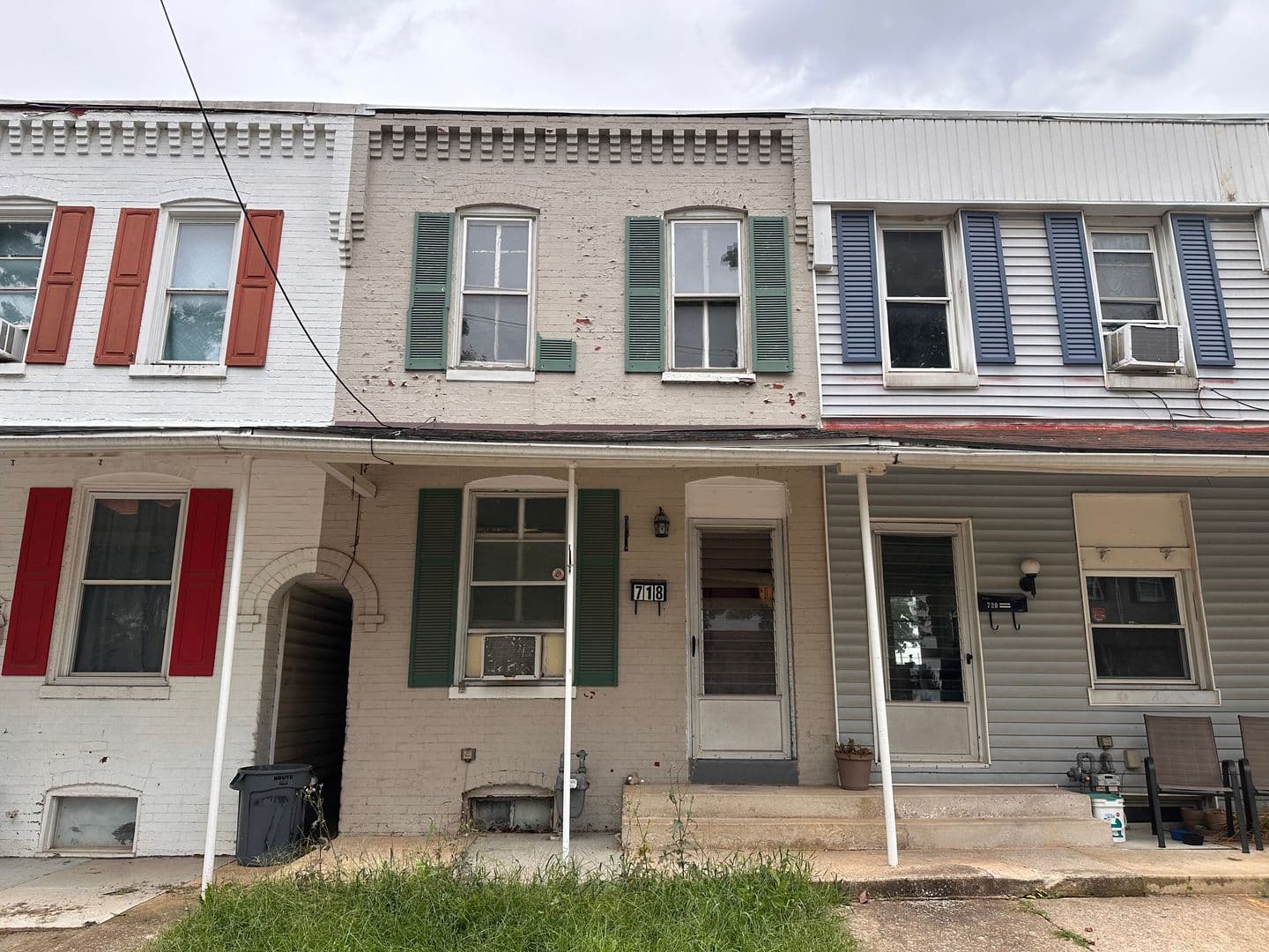 York House: 718 N Pershing Ave