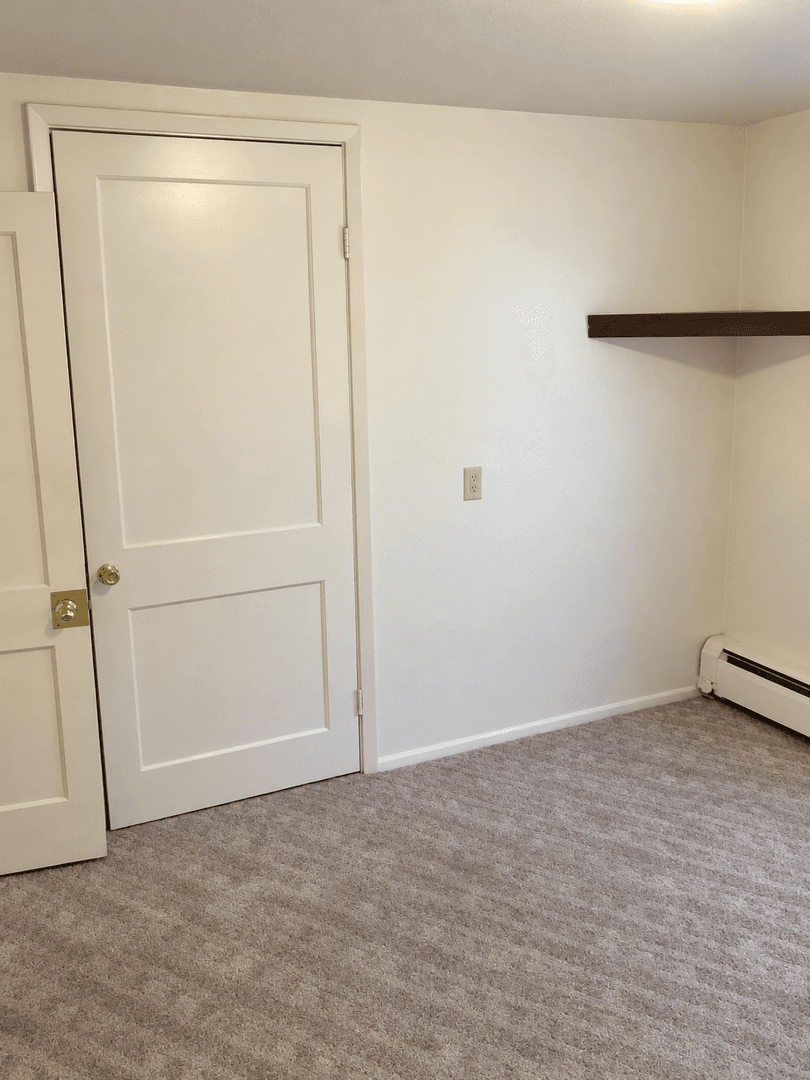 Elizabethtown Apartment: 3630 Colebrook Rd