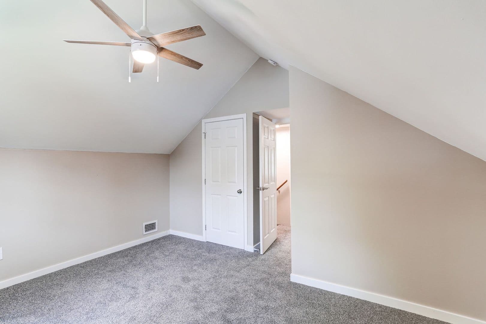 Elizabethtown House: 336 Snyder Avenue