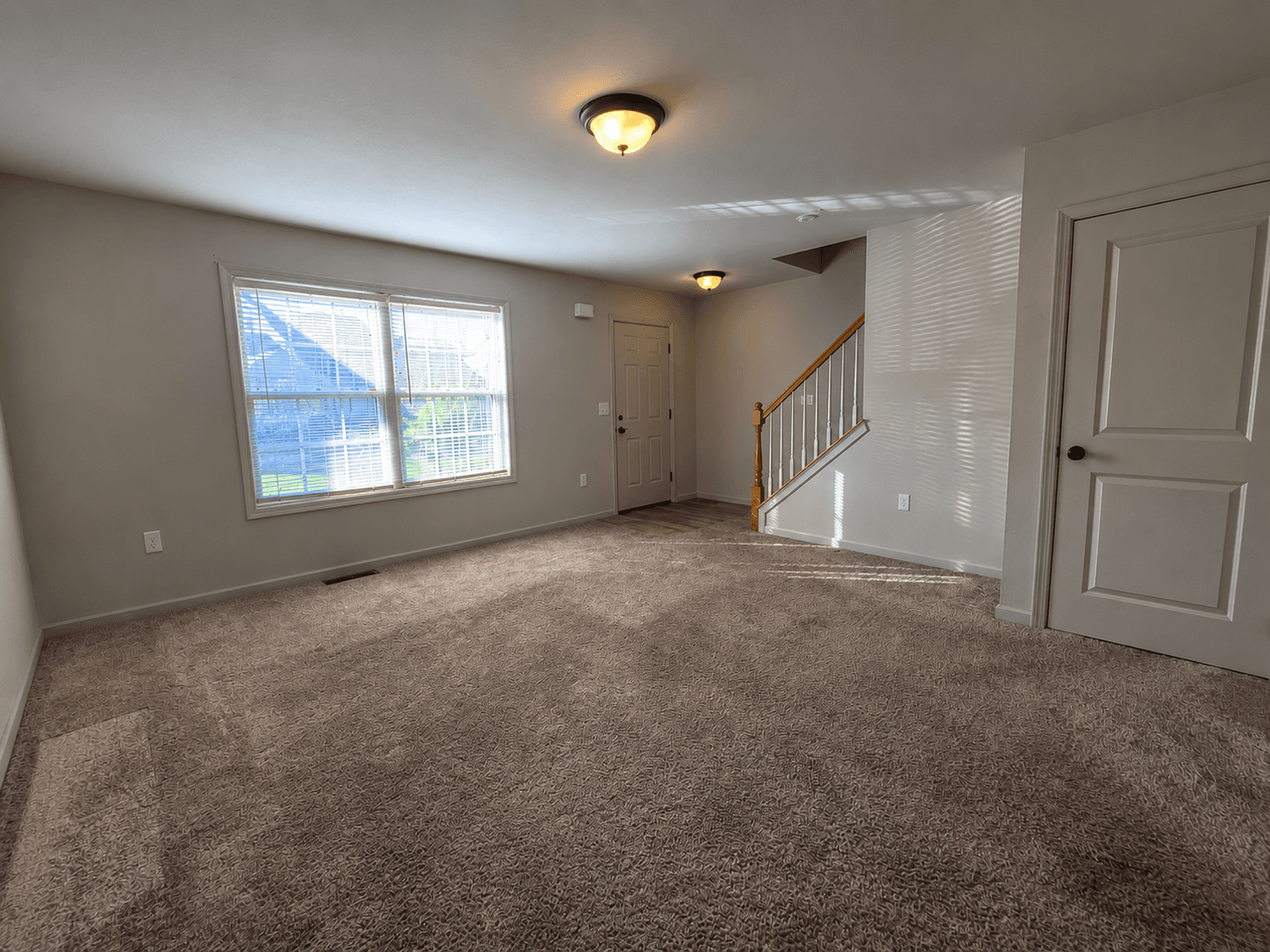 Elizabethtown House: 172 Randolph Dr
