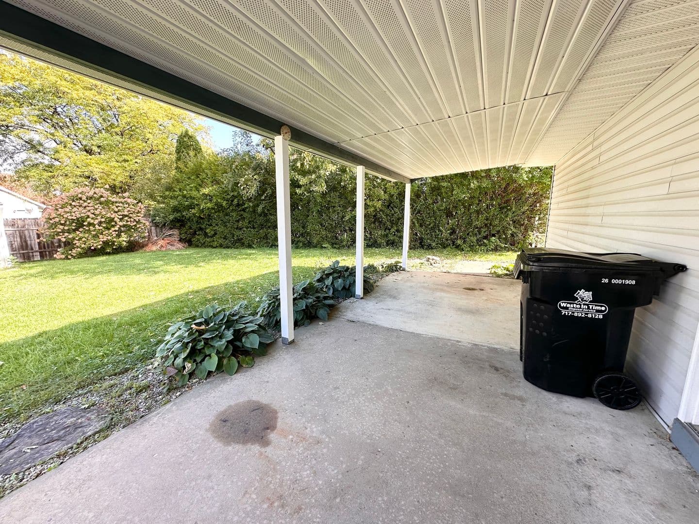 Lebanon House: 747 Mechanic St