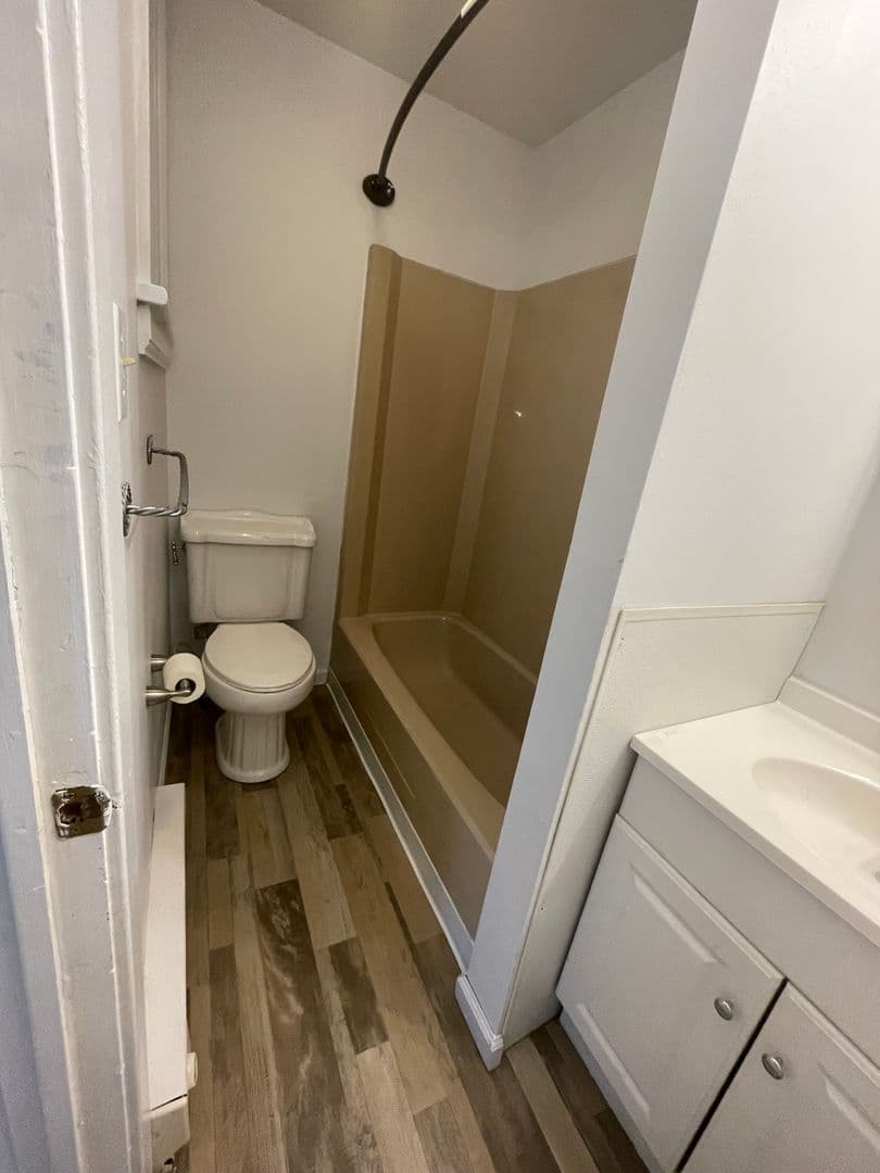 Harrisburg Apartment: 2710 Woodlawn St
