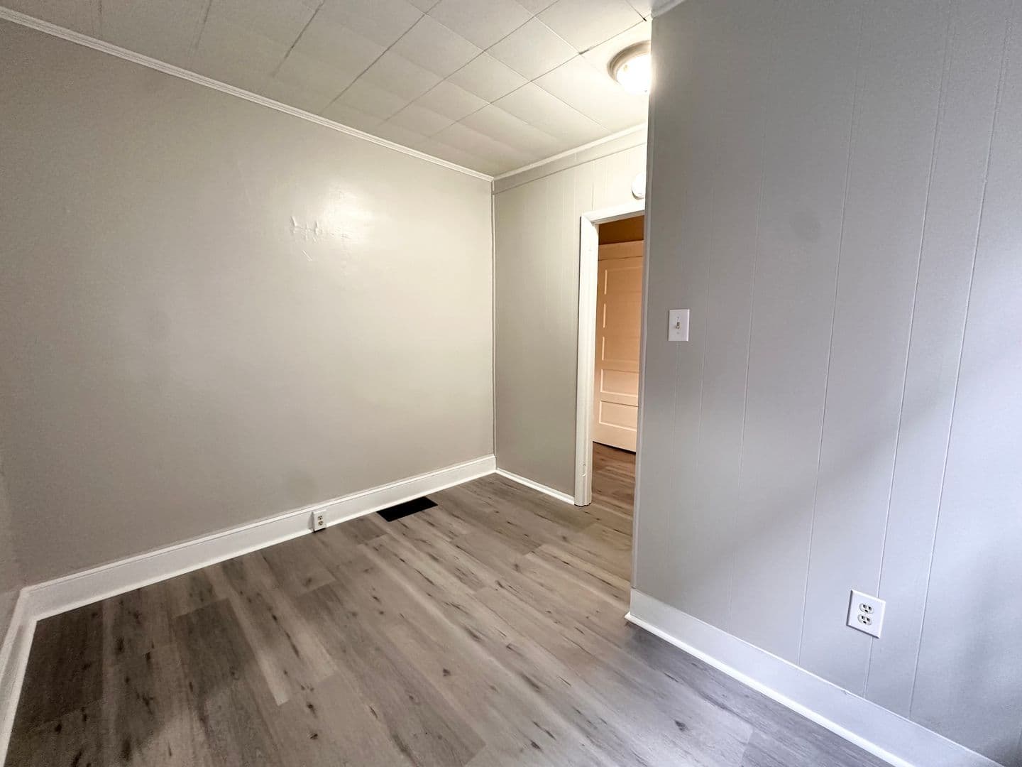 York Apartment: 466 E Prospect St