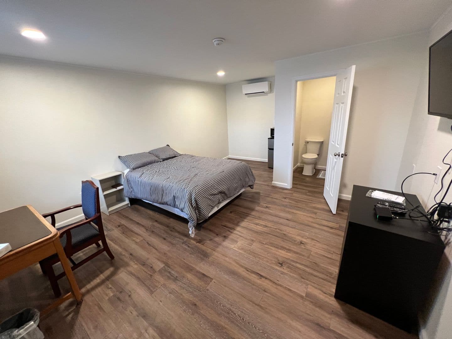 Hershey Apartment: 914 Cocoa Ave