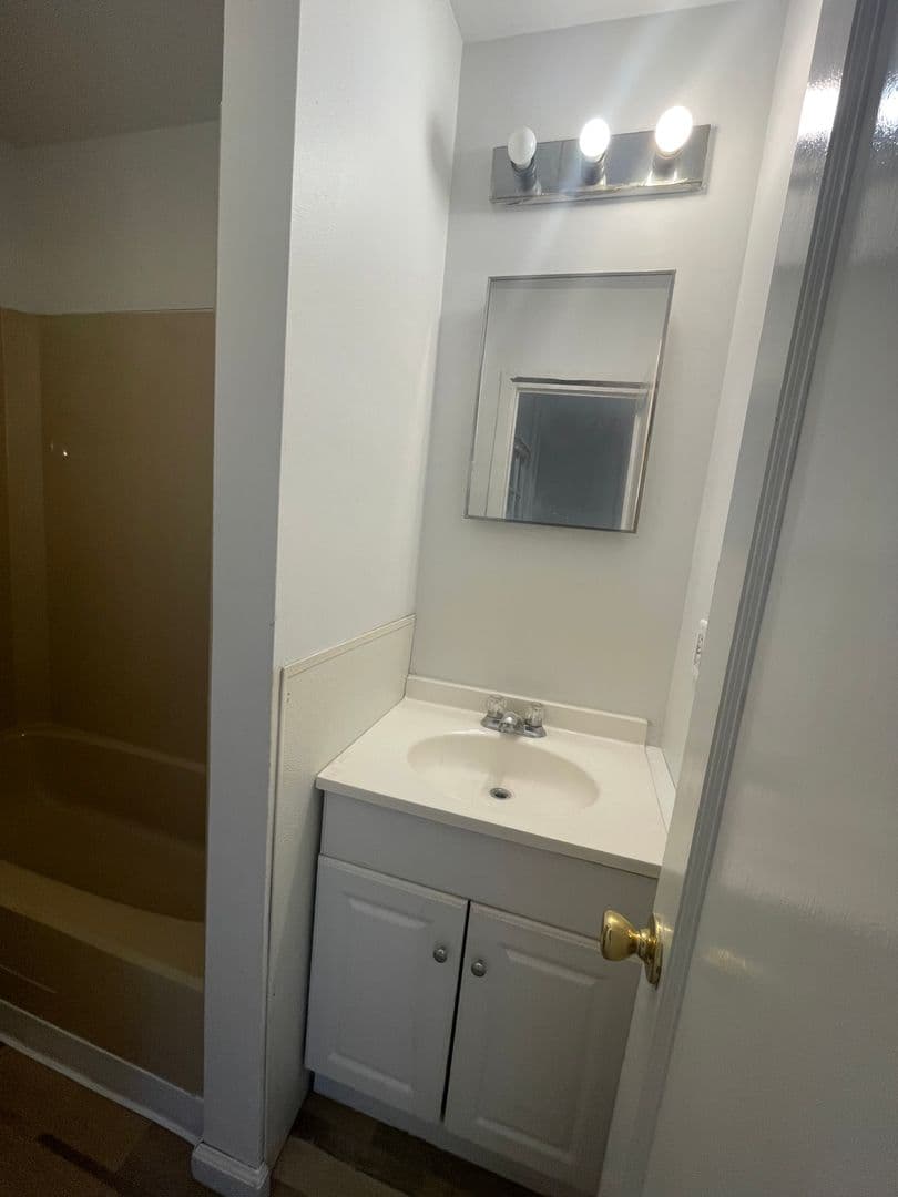 Harrisburg Apartment: 2710 Woodlawn St