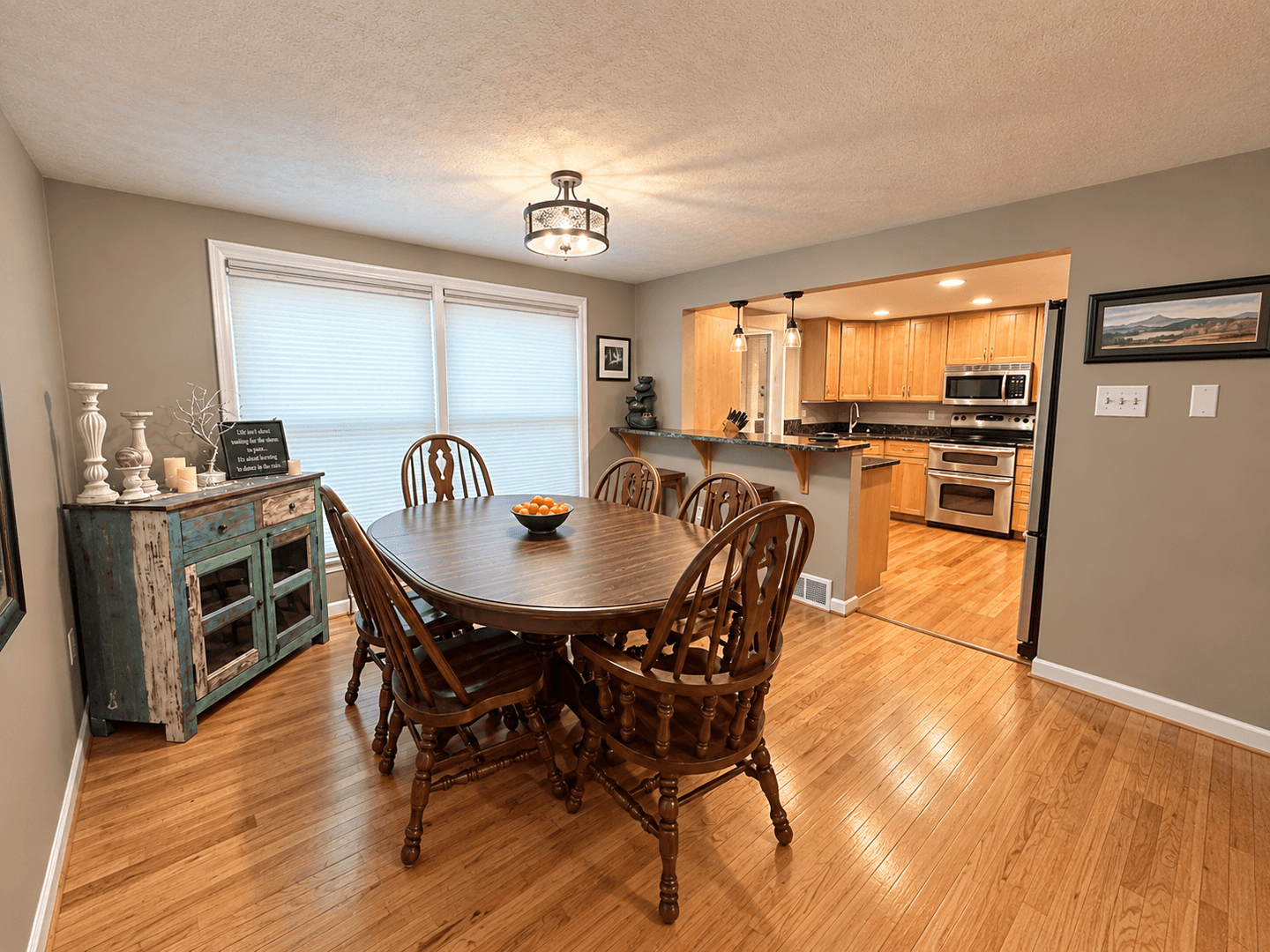 York House: 1671 Northview Rd