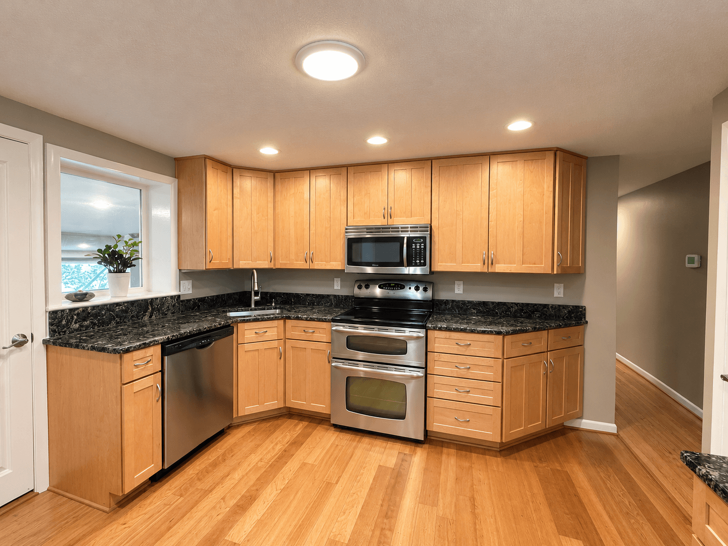 York House: 1671 Northview Rd