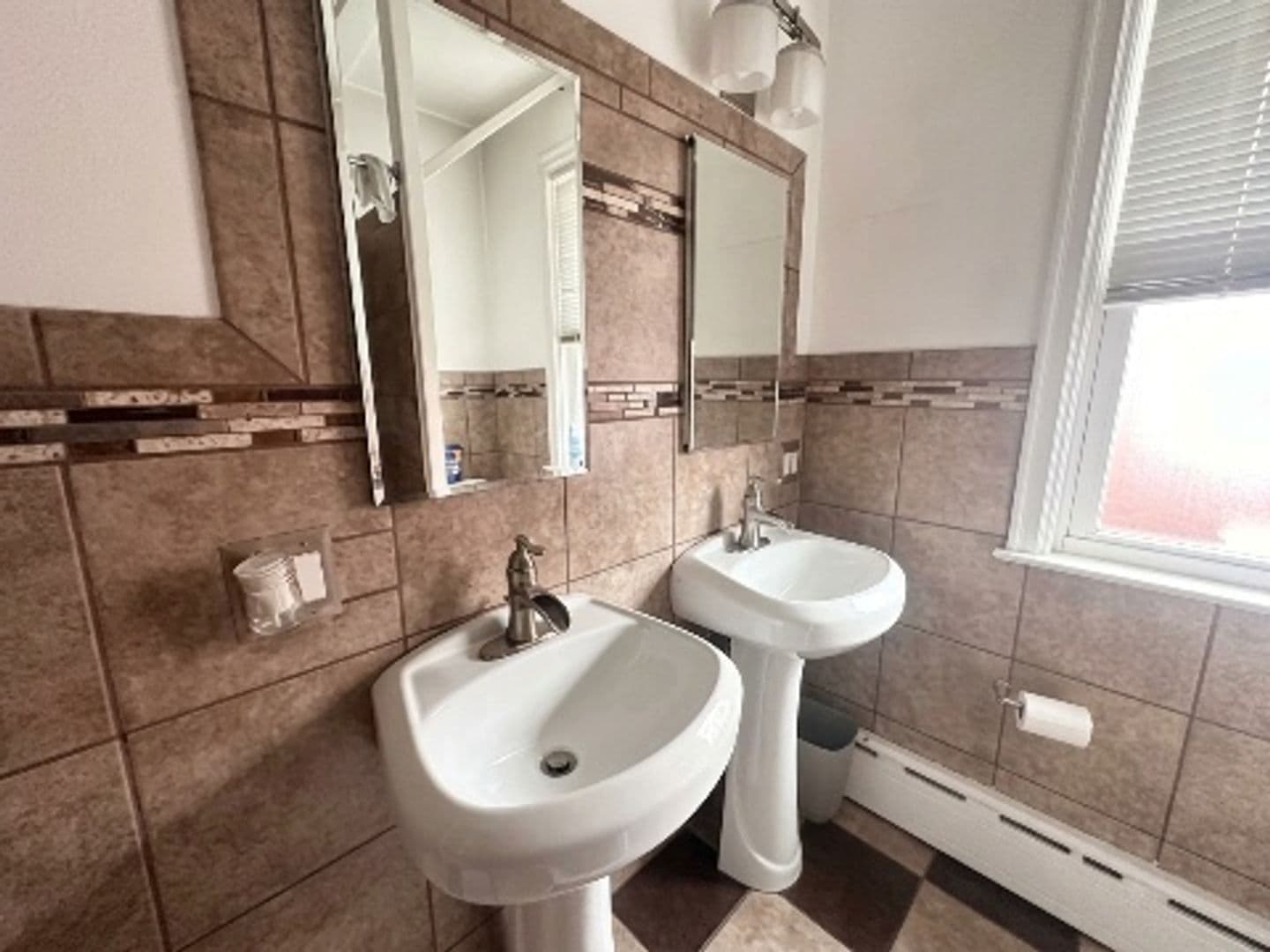 York Apartment: 611 Wallace St