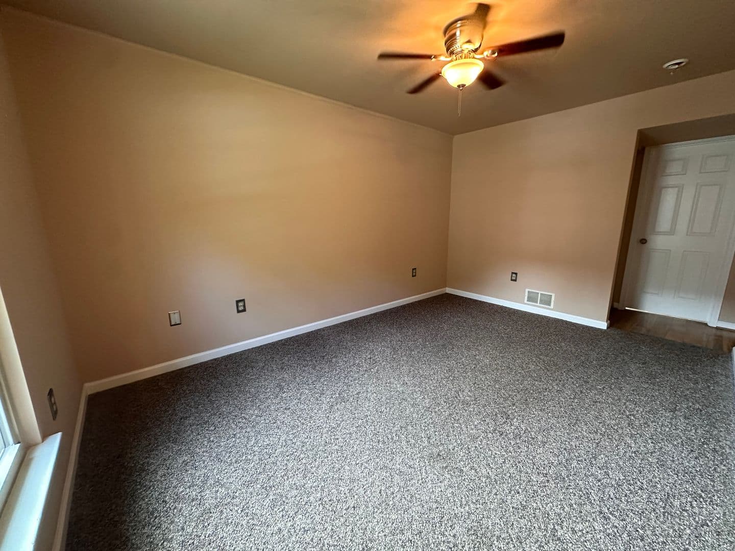 York House: 1114 Skyview Drive