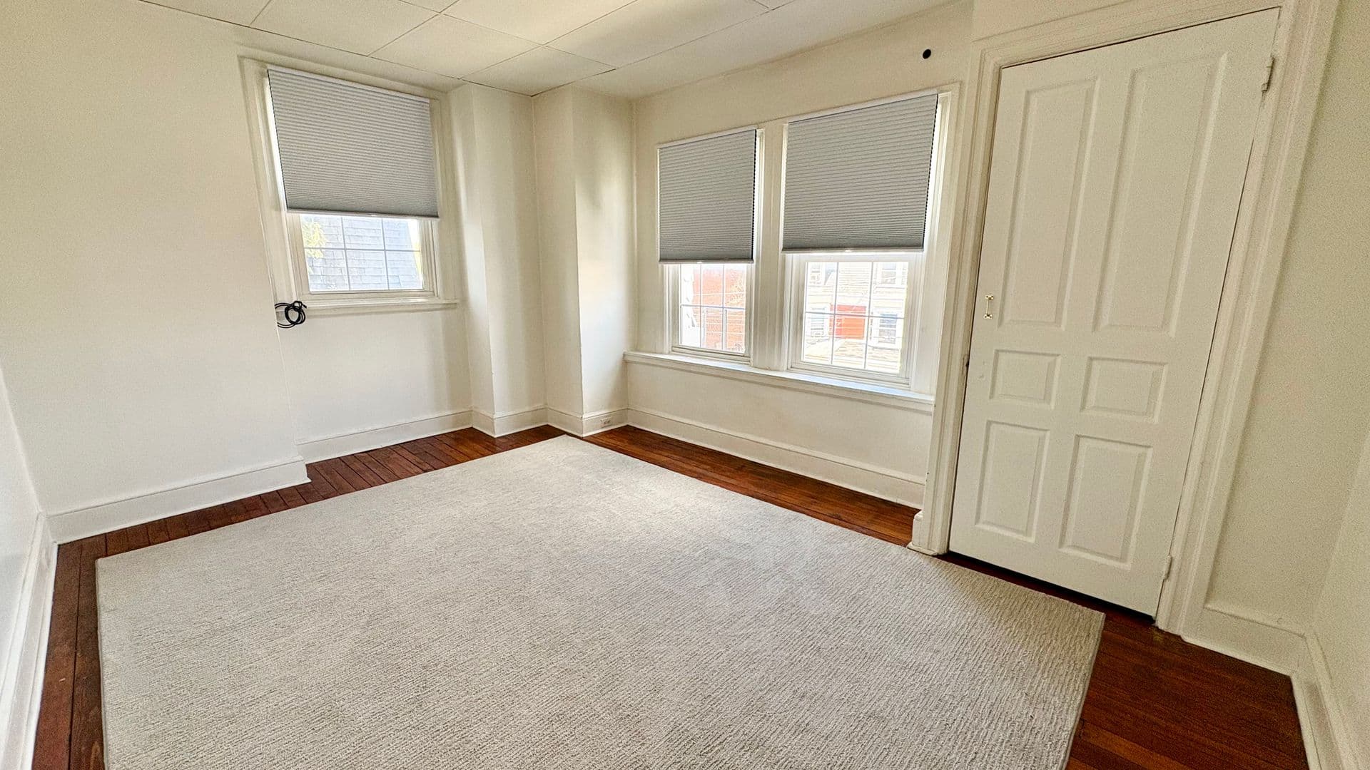 York Apartment: 702 W King St