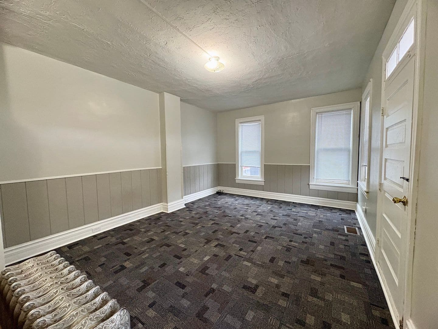 York Apartment: 1366 W Market St