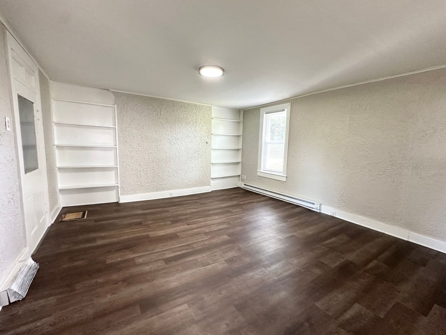 Hallam Apartment: 125 Emig St