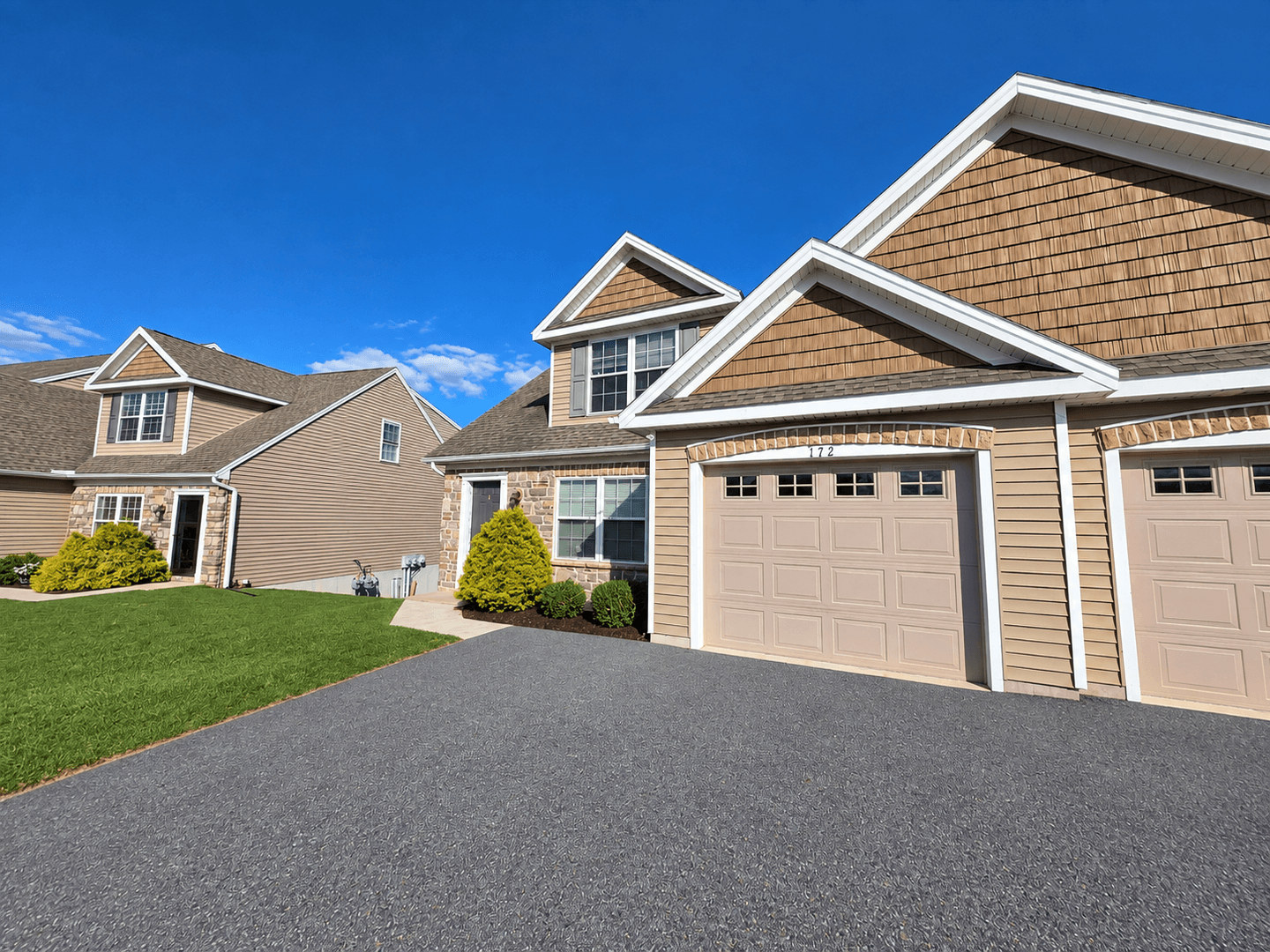 Elizabethtown House: 172 Randolph Dr