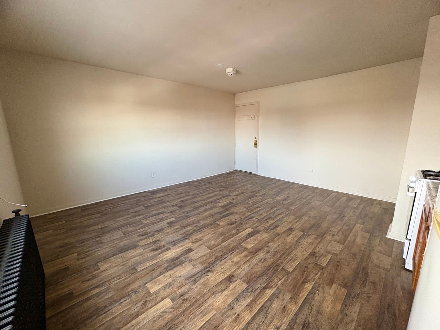 Lancaster Apartment: 403 W James St