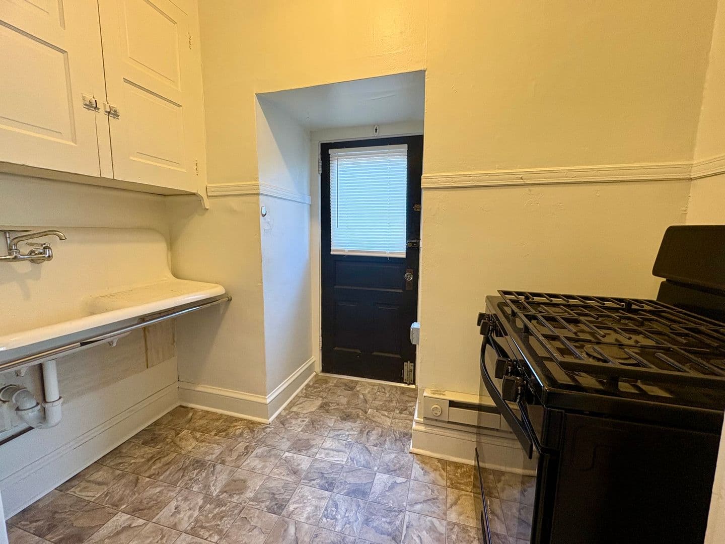 Lancaster Apartment: 19-21 Pearl St