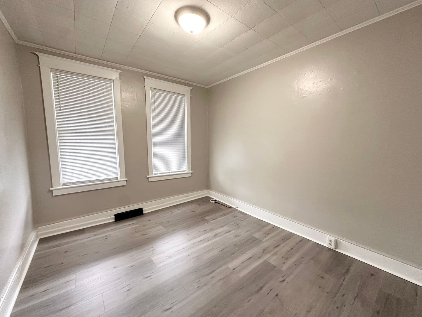 York Apartment: 466 E Prospect St