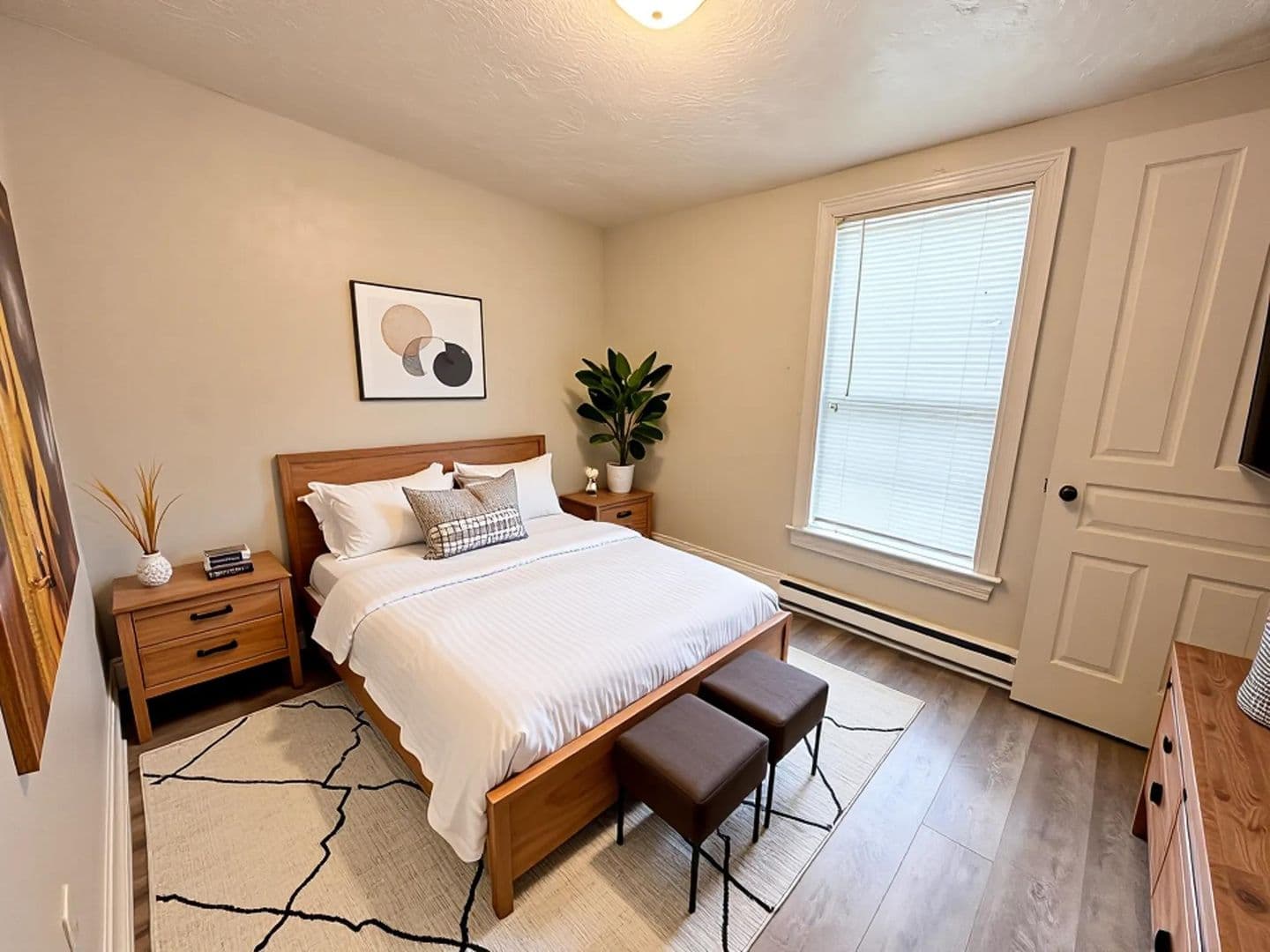 York House: 718 N Pershing Ave