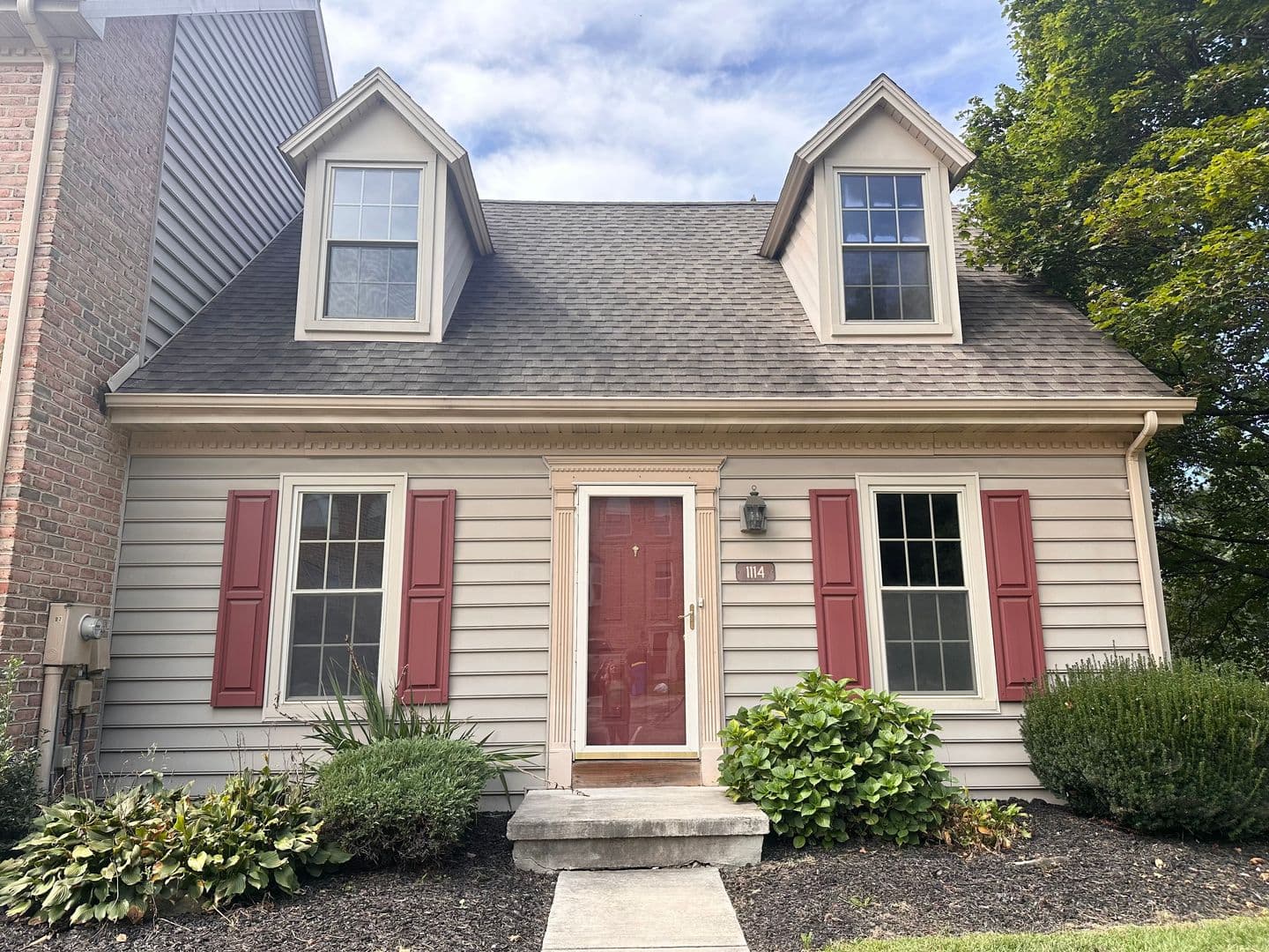 York House: 1114 Skyview Drive
