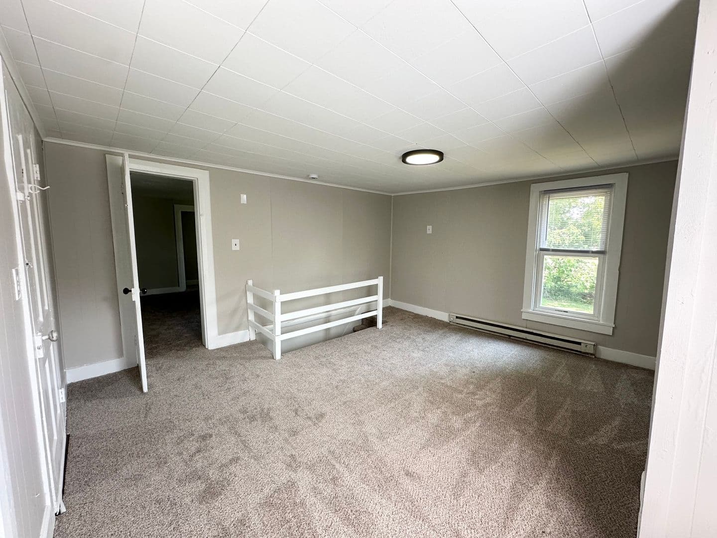 Hallam Apartment: 125 Emig St