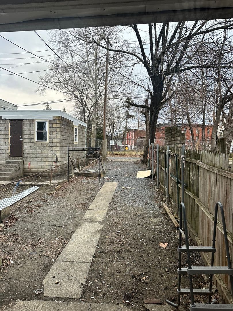 Harrisburg House: 1148 Derry Street