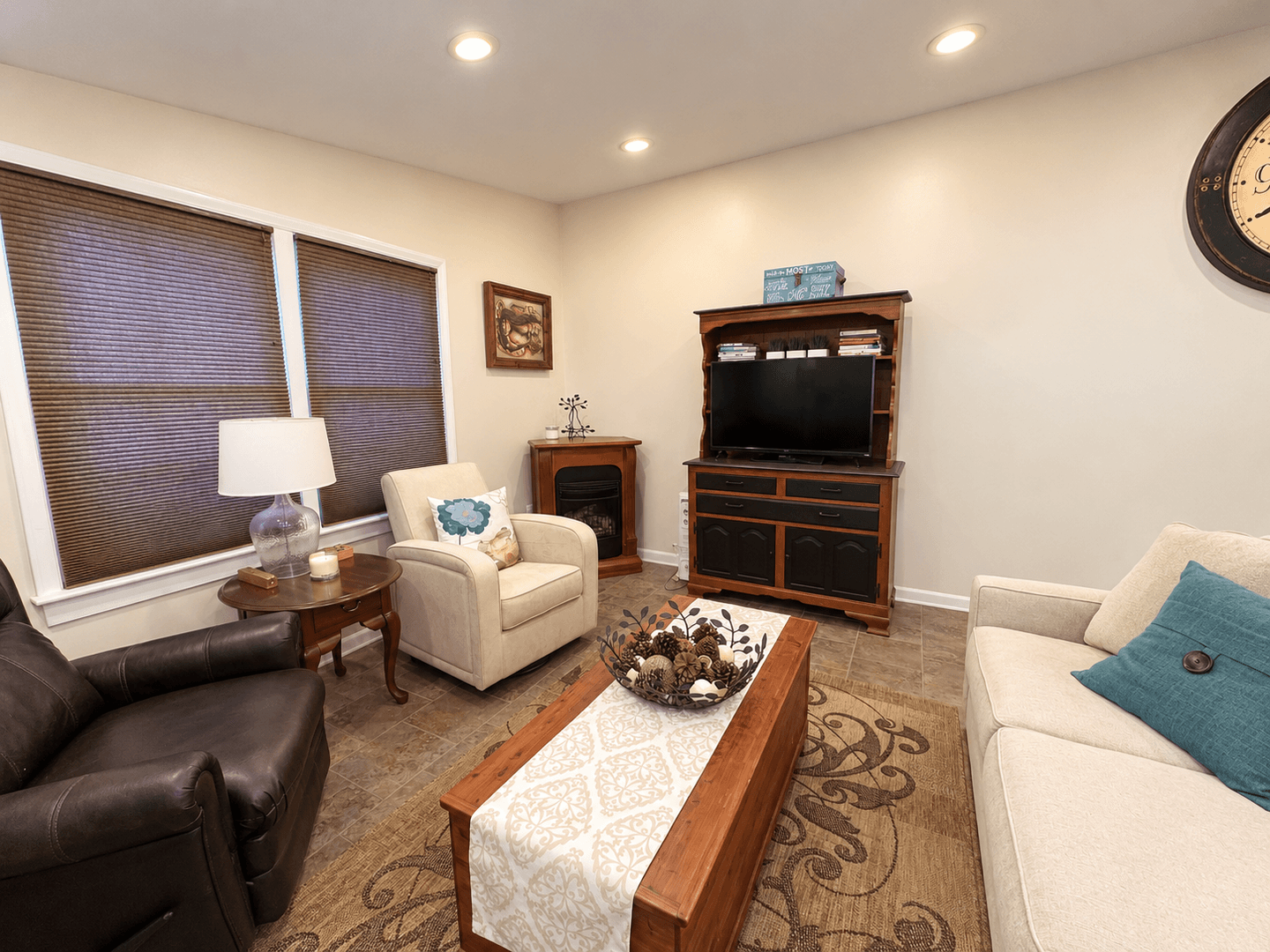 York House: 1671 Northview Rd