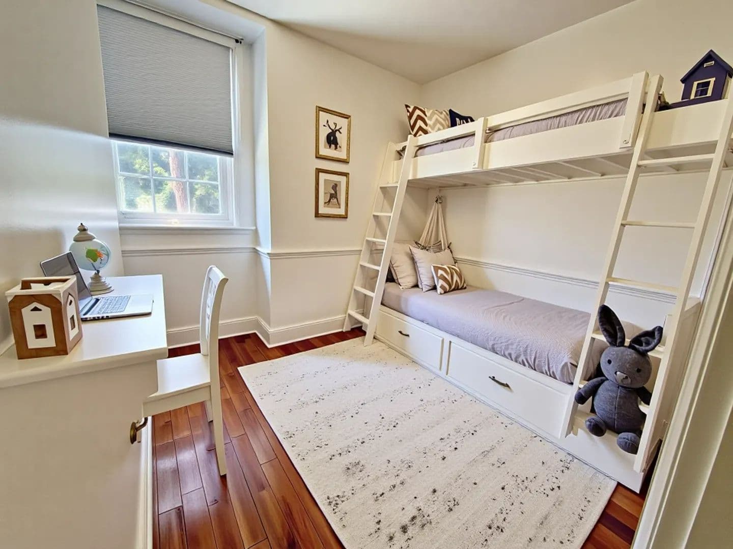York Apartment: 702 W King St