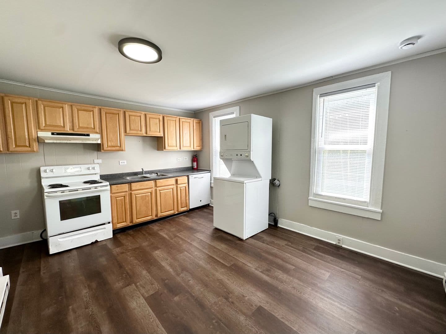 Hallam Apartment: 125 Emig St