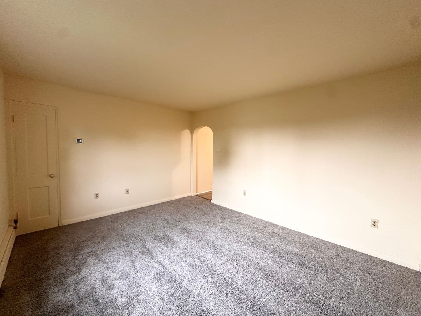 Hershey Apartment: 225-227 W Areba Ave
