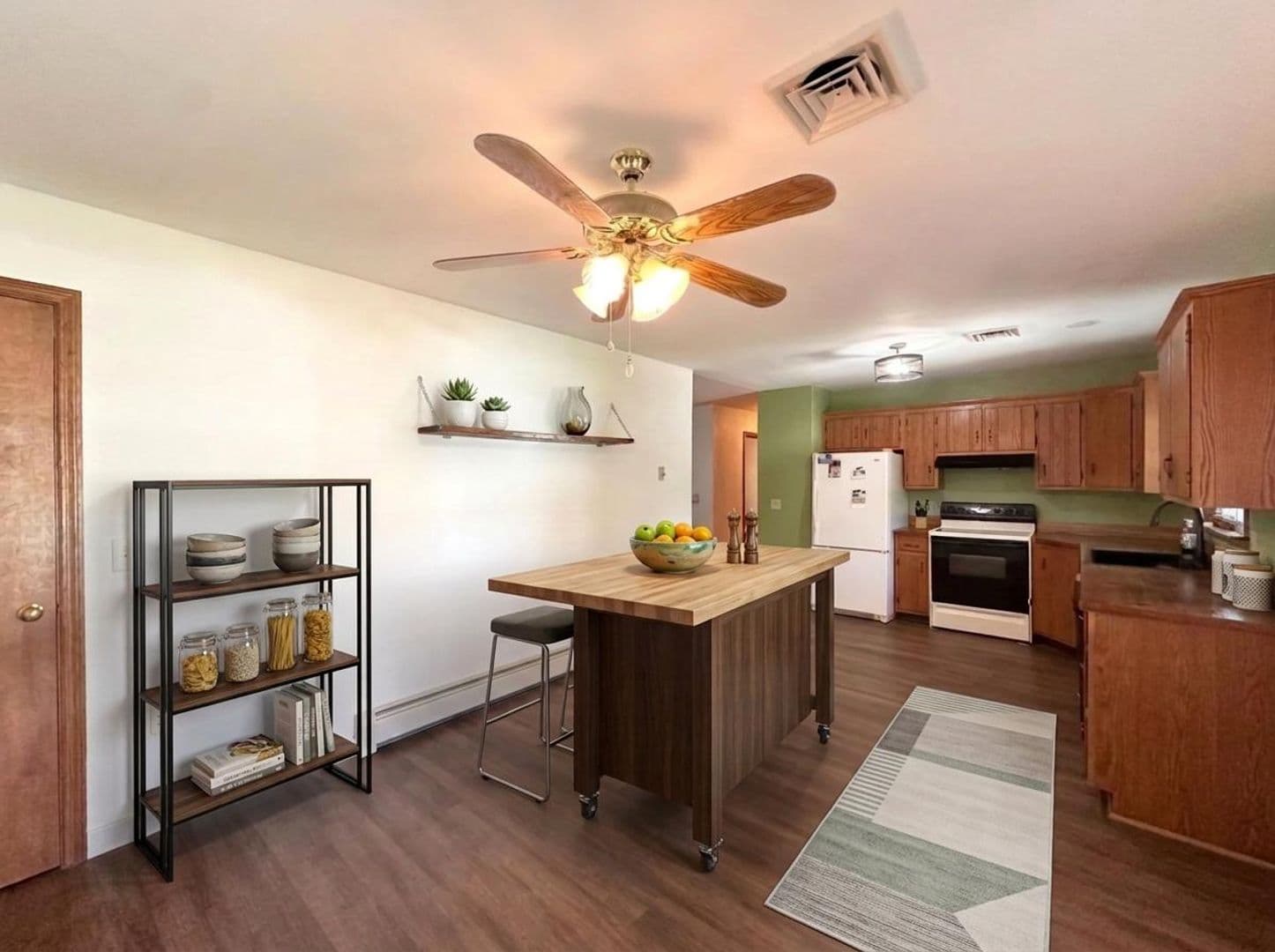 Lebanon House: 747 Mechanic St