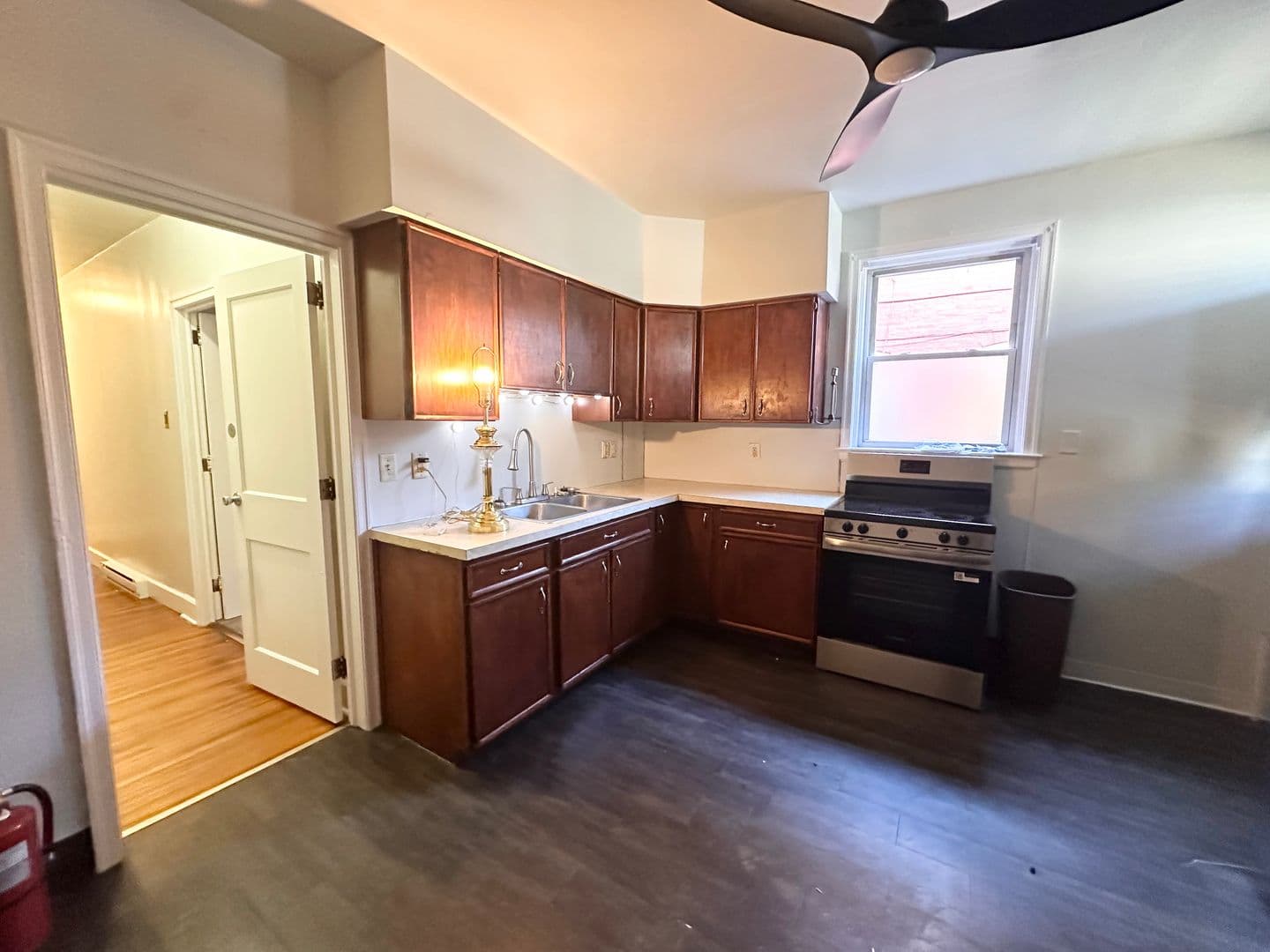 York Apartment: 611 Wallace St